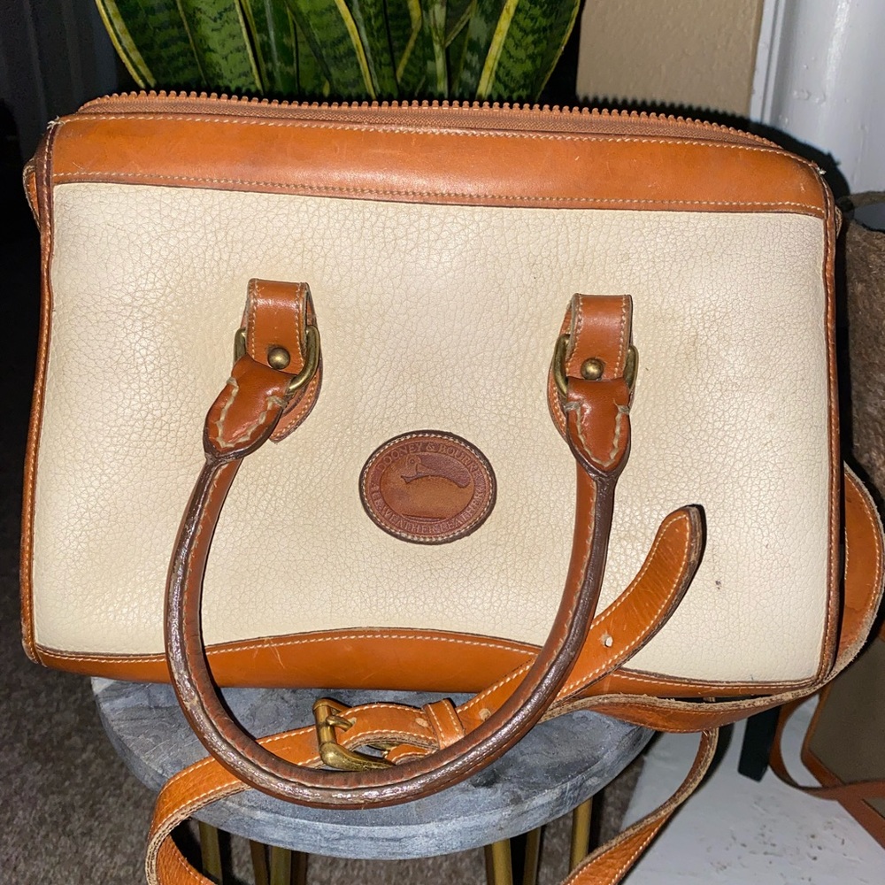 Vintage Dooney and Bourke crossbody